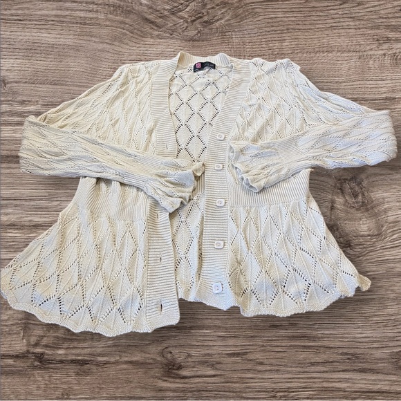 NWOT • Kancy Kole Cream Ruffled Cardigan - Picture 2 of 8